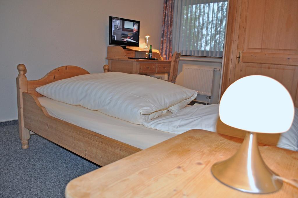 Hellmanns Hotel Bremers Bauerndiele Wiefelstede Quarto foto